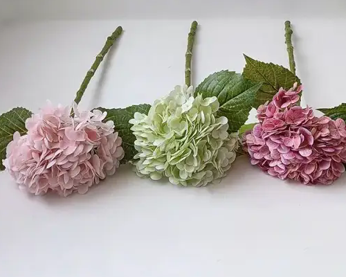Kepiye milih hydrangea artifisial?